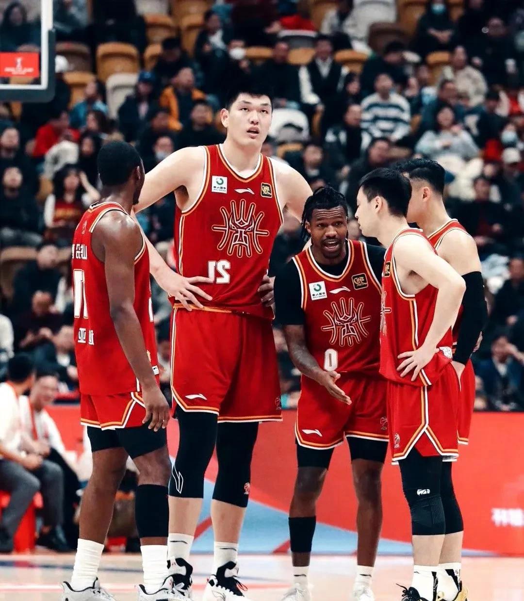 山西男篮遭遇困境，客场失利惨淡收场