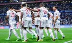 里昂强势皇马,罗本惊艳世界 里昂强势皇马,罗本惊艳世界