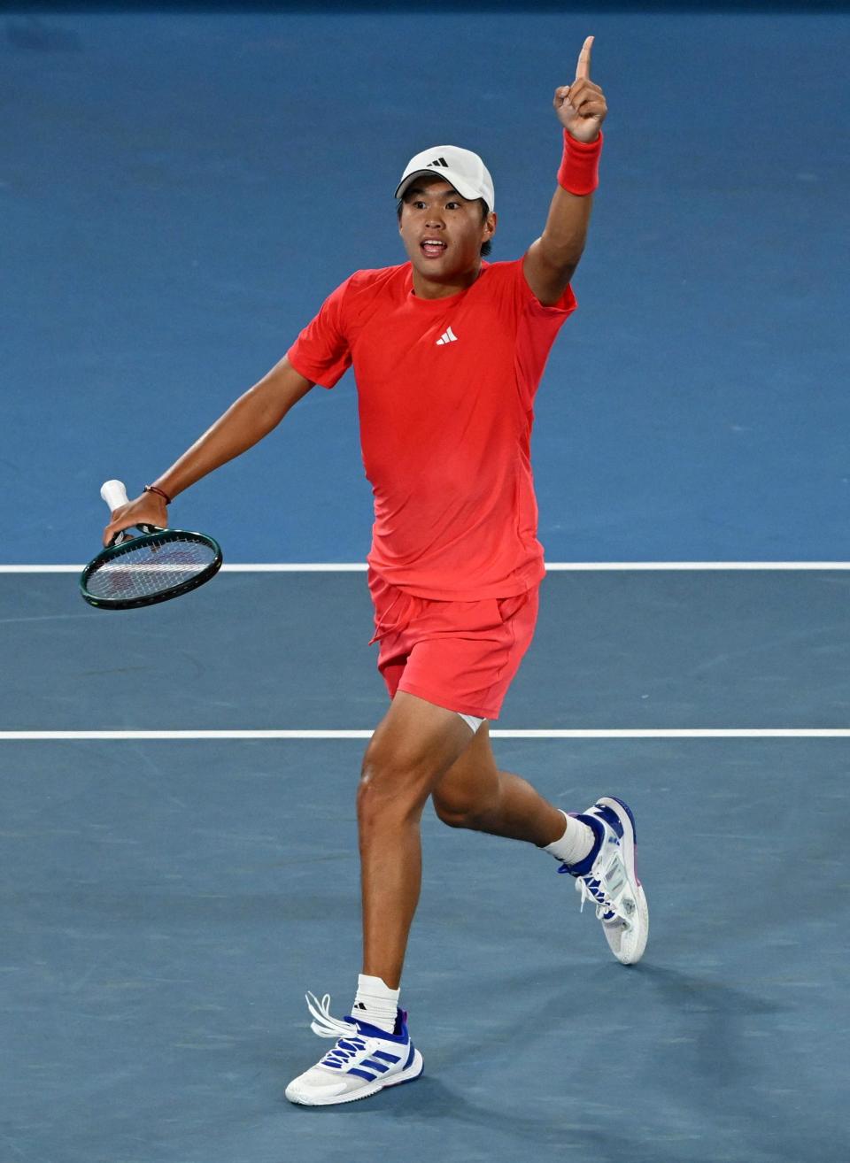 熊猫体育-澳大利亚网球队强势西班牙网球队，梅德韦杰夫统治全场