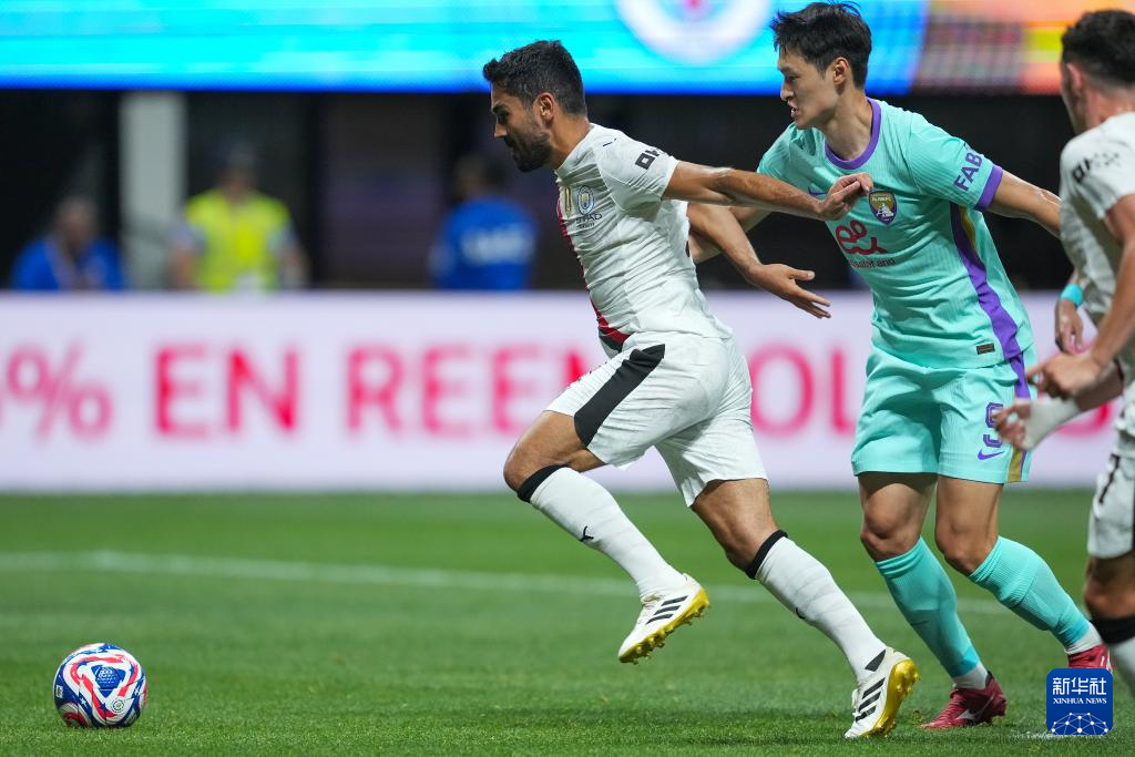 奥亚雷汉首开，曼城大获小组第一