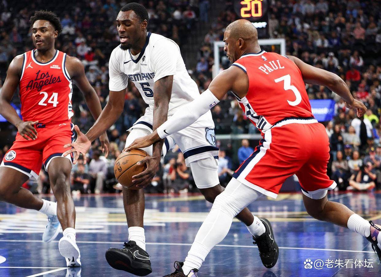 熊猫体育中国App-灰熊险胜快船，字母哥扛起全队